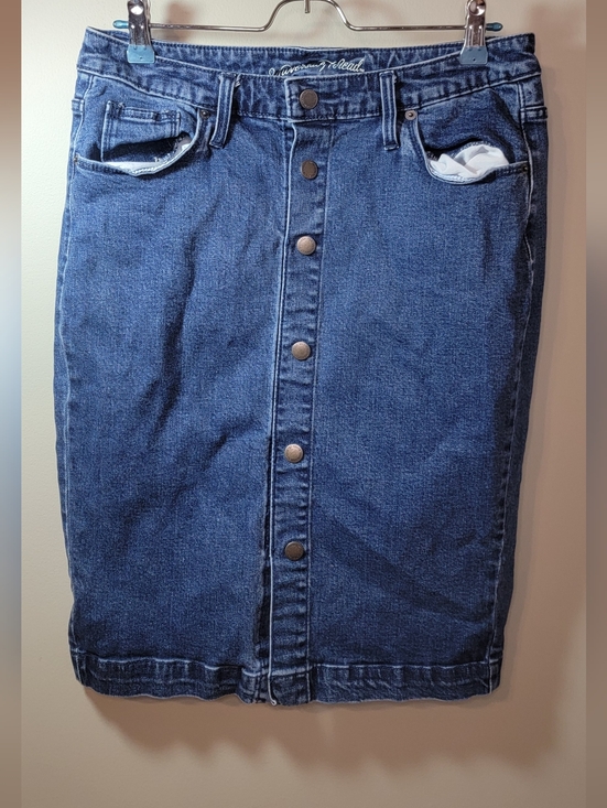 Universal Thread Dresses & Skirts - Universal Thread Dark Blue Button-Front Denim Midi Skirt Size 8/29